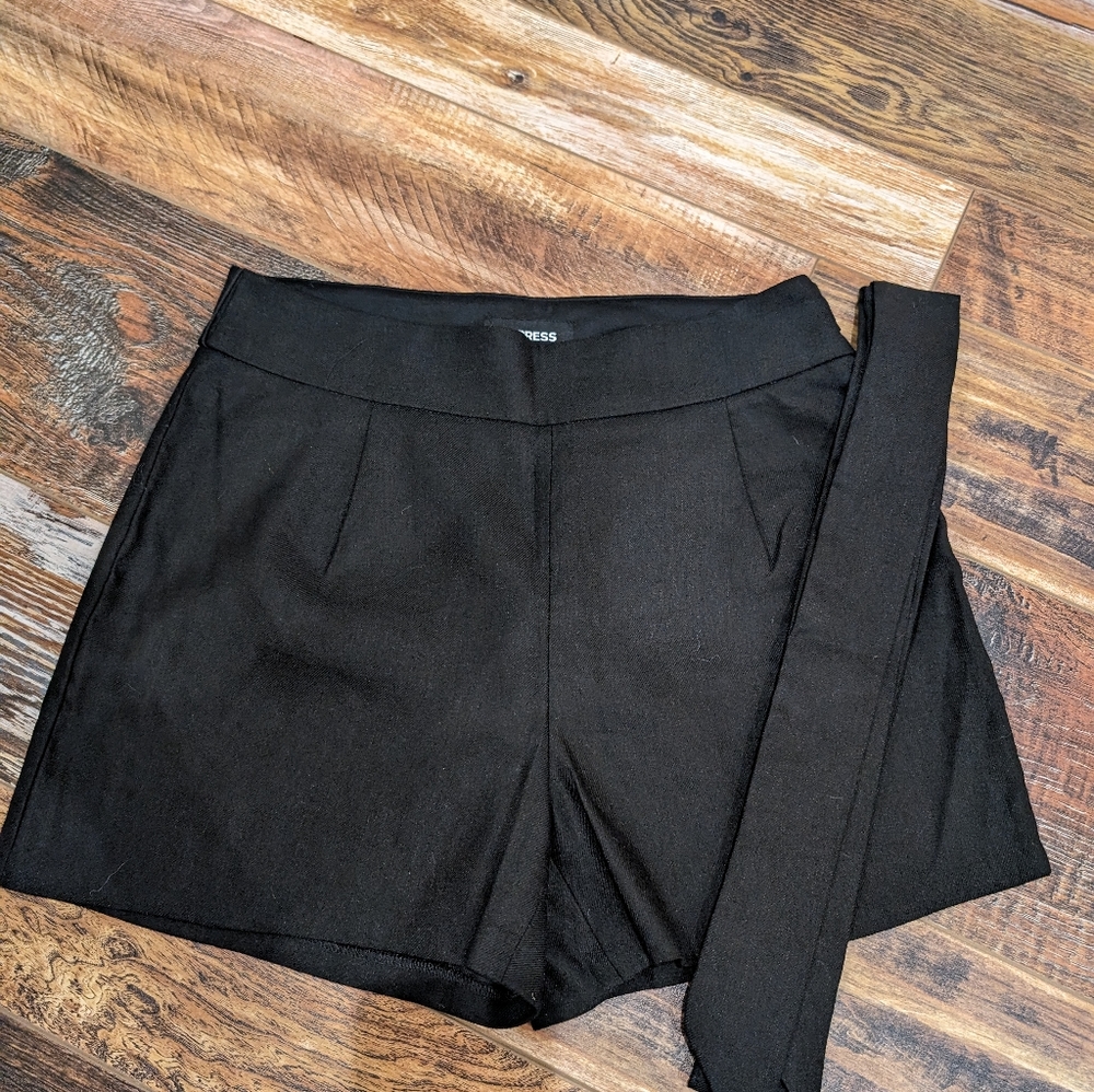 Express Black Women's High-Waist Belted Dress Shorts